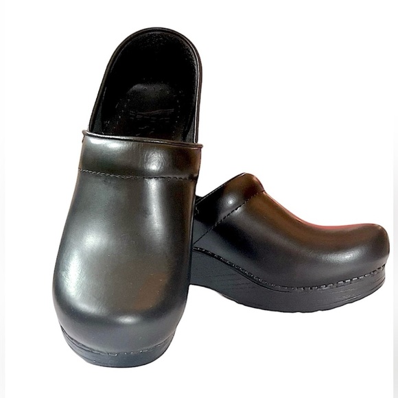 Dansko Shoes - Dansko Professional Clogs Black Leather NEW Classic Supportive Comfy Size 7 & 8